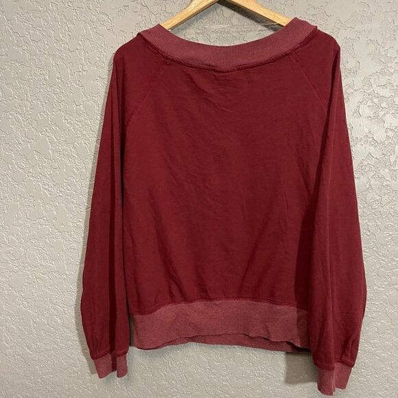 Universal Thread Lightweight LongSleeve Top - Picture 3 of 7